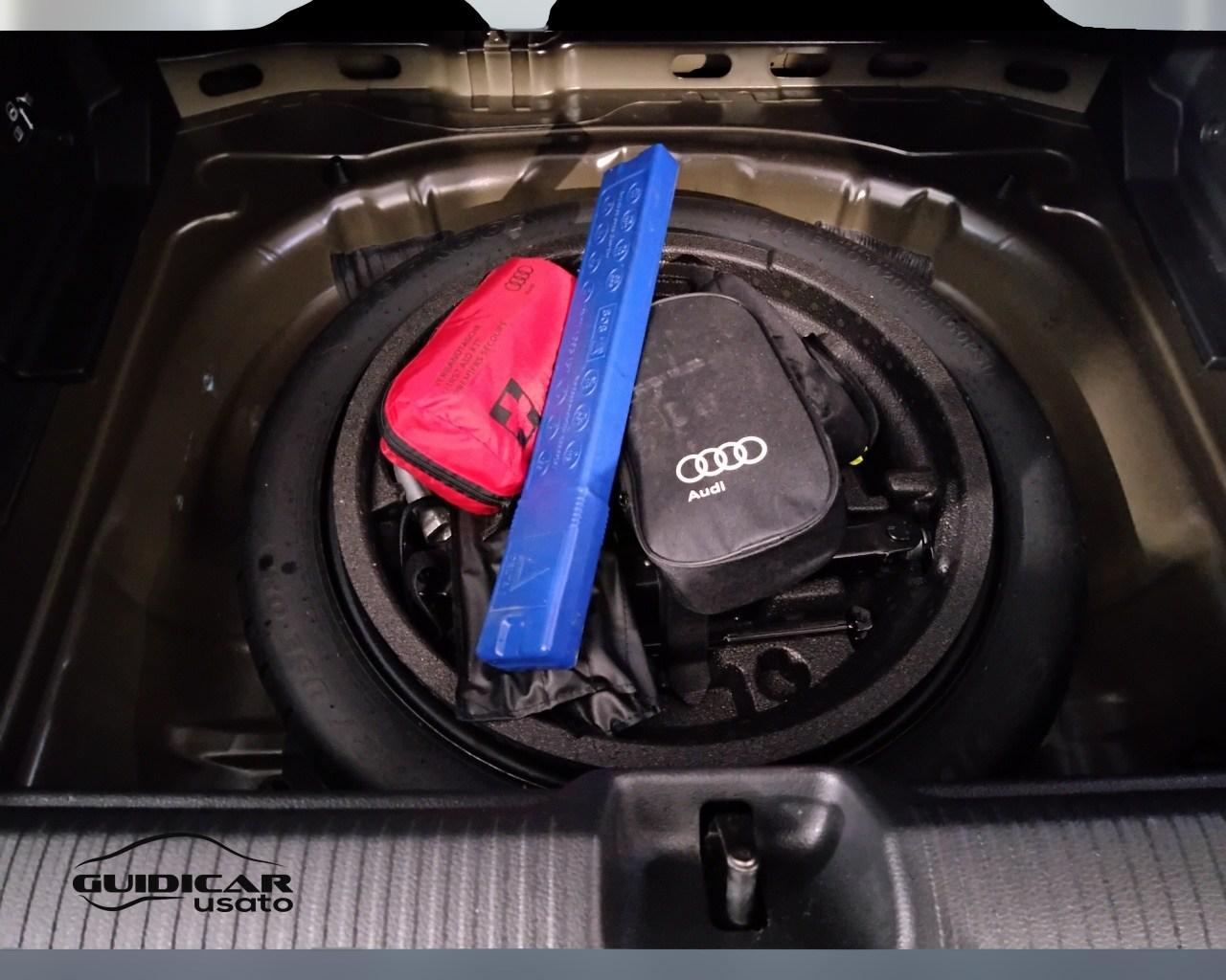 AUDI Q2 I 2021 - Q2 30 2.0 tdi Admired