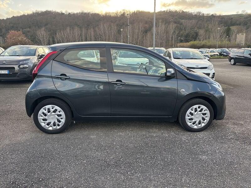 Toyota Aygo 1.0 VVT-i 72 CV 5p. x-business