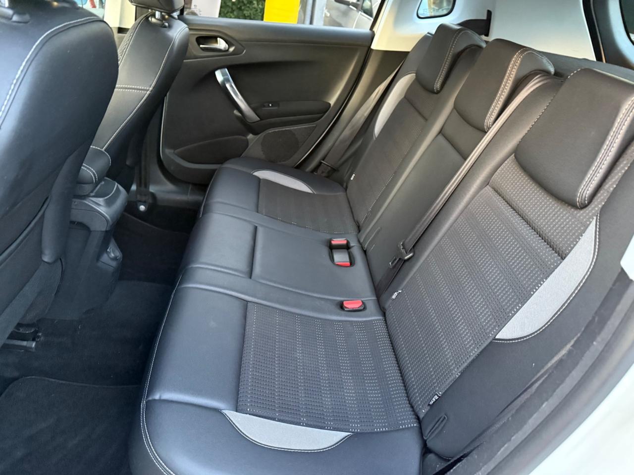 Peugeot 2008 1.6 HDi 115 CV Allure Km Certif.