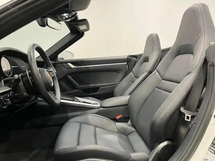 Porsche 911 Carrera GTS Cabriolet
