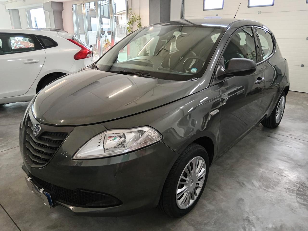 Lancia Ypsilon 1.3 MJT 16V 95 CV 5 porte S&S Silver