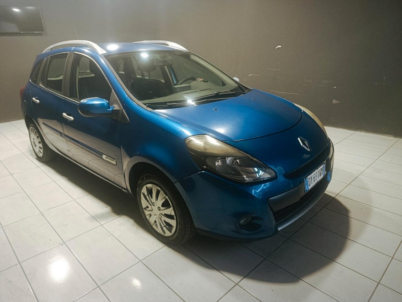 Renault Clio del 2009 benzina 80.000 km