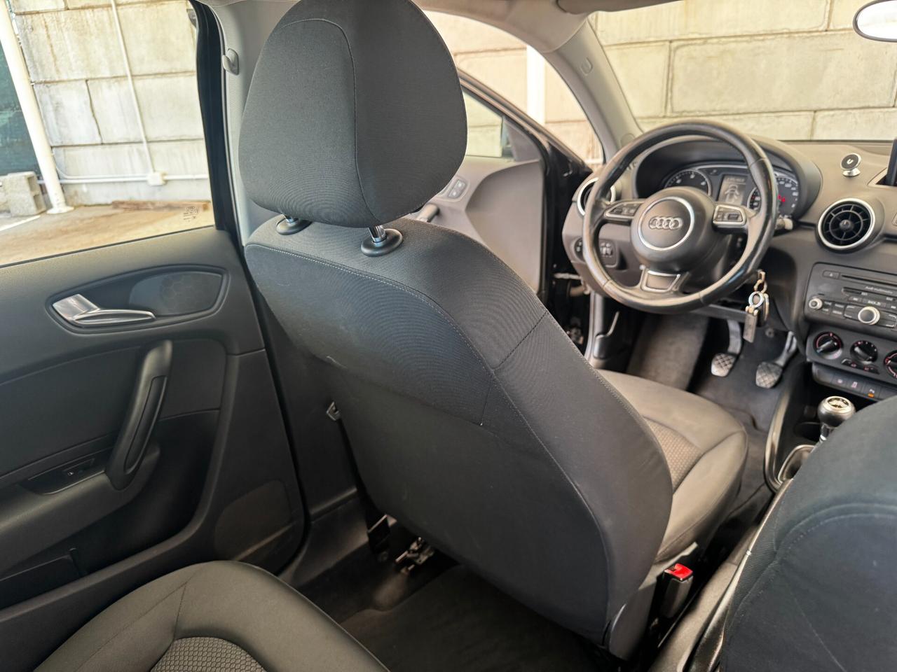 Audi A1 1.6 TDI Attraction 90 cv - 2012