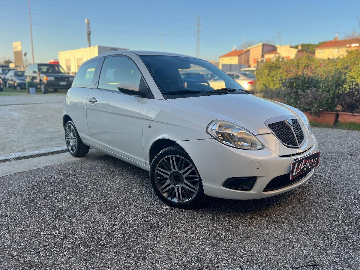 LANCIA - Ypsilon 1.2 8v New Oro (oro)