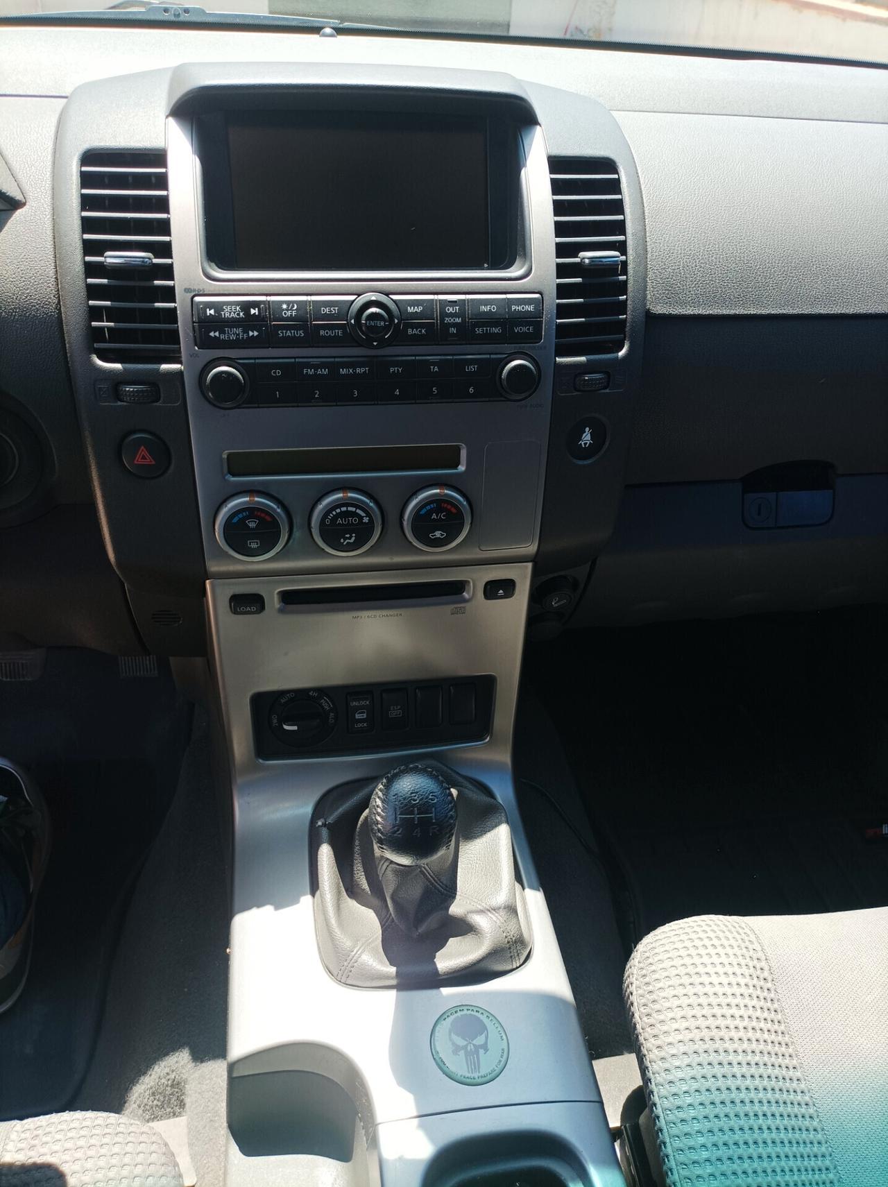 Nissan Pathfinder 2.5 dCi LE