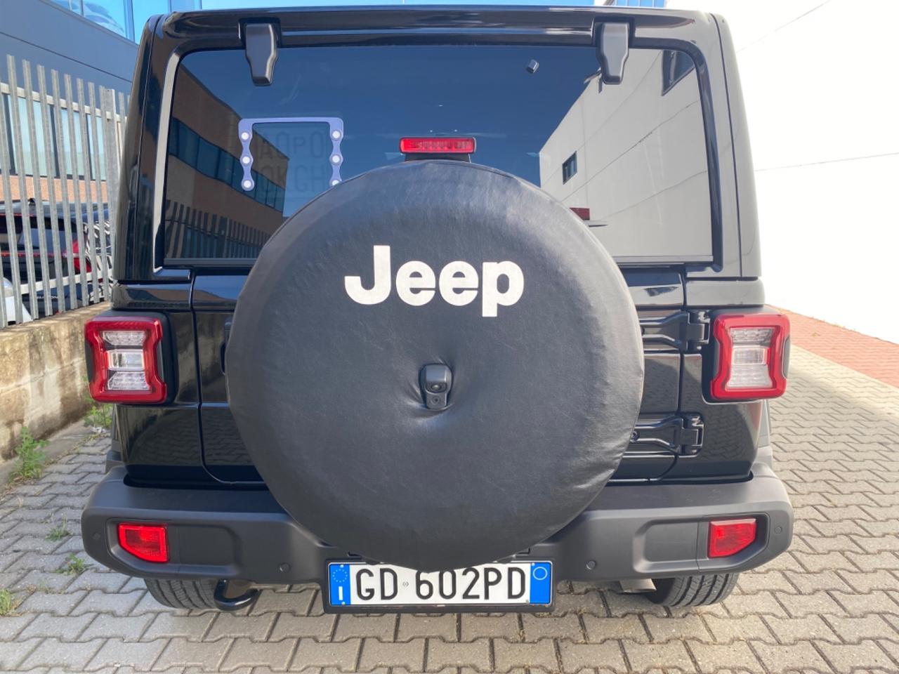 Jeep Wrangler Unlimited 2.0 Turbo Sahara con ACCESSORI