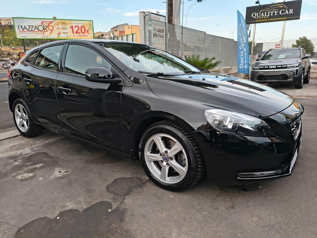 VOLVO V40 2.0 DIESEL SOLO 130.000 KM ANNO 2015