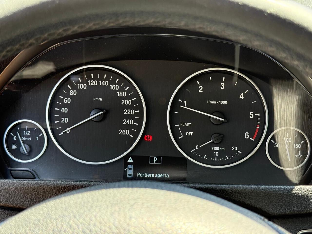 Bmw 318d Touring Business aut. Navi Professional Fari Xeno