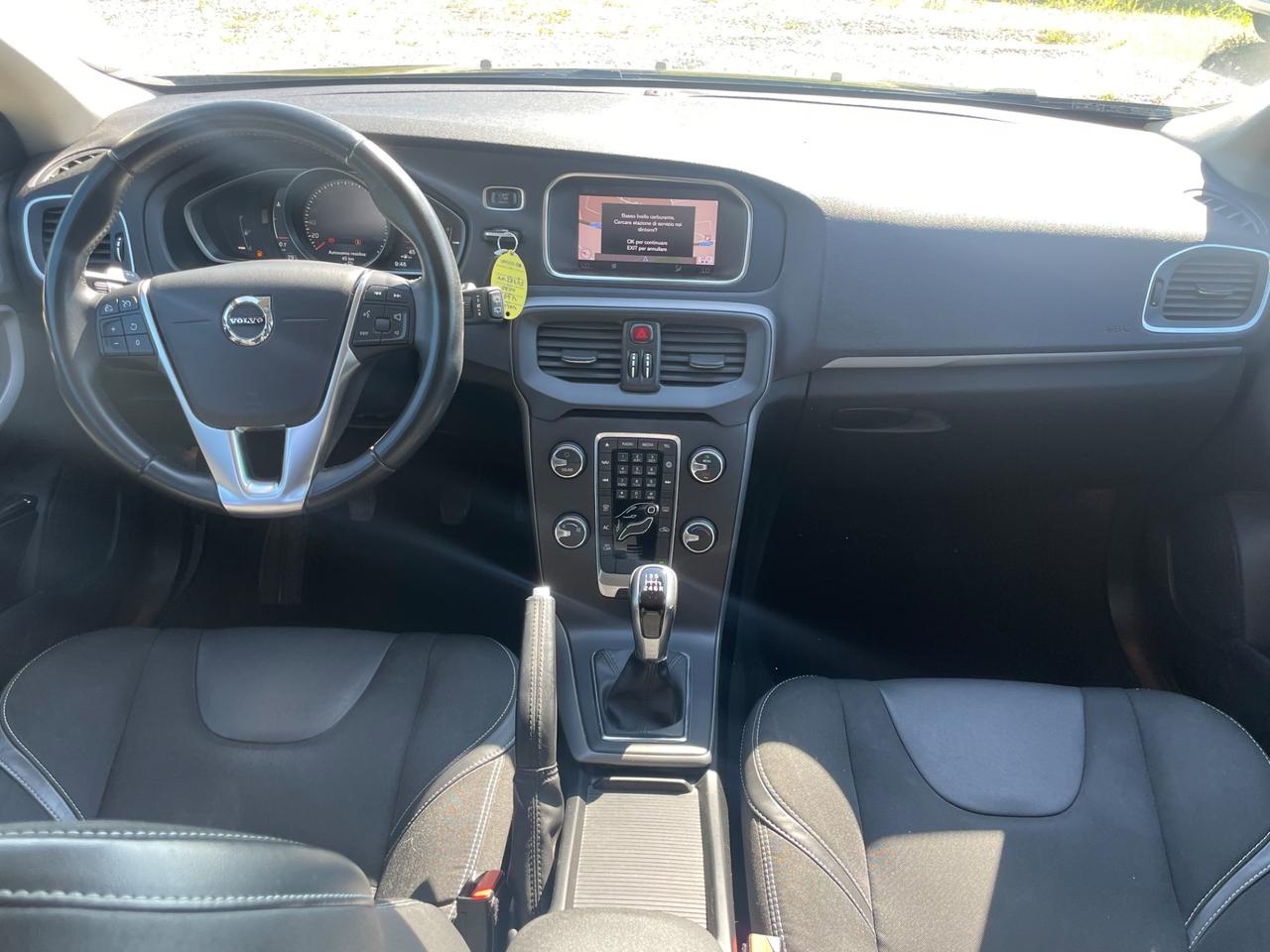 Volvo V40 D2 R-design
