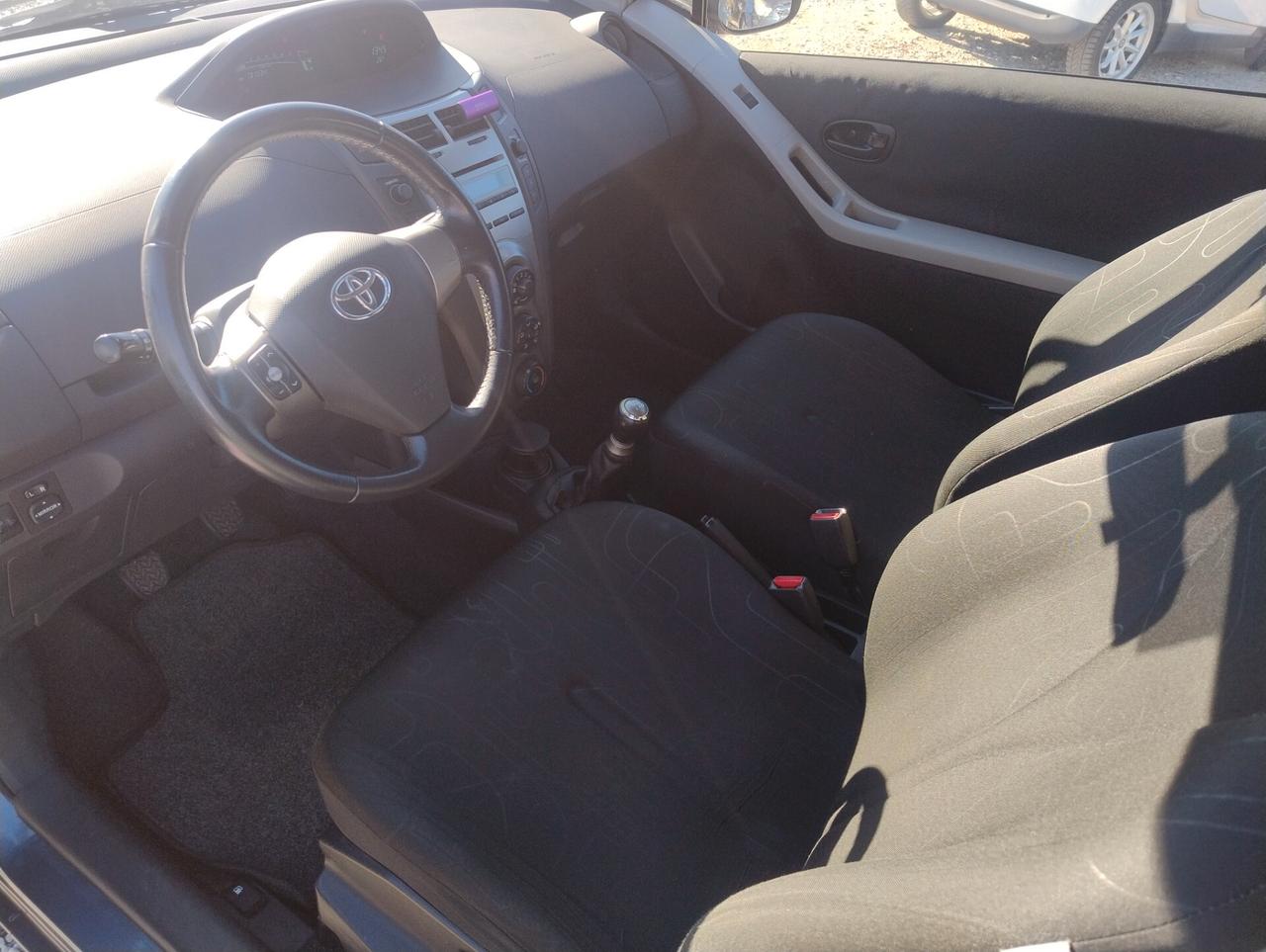 Toyota Yaris 1.0 3 porte Sol