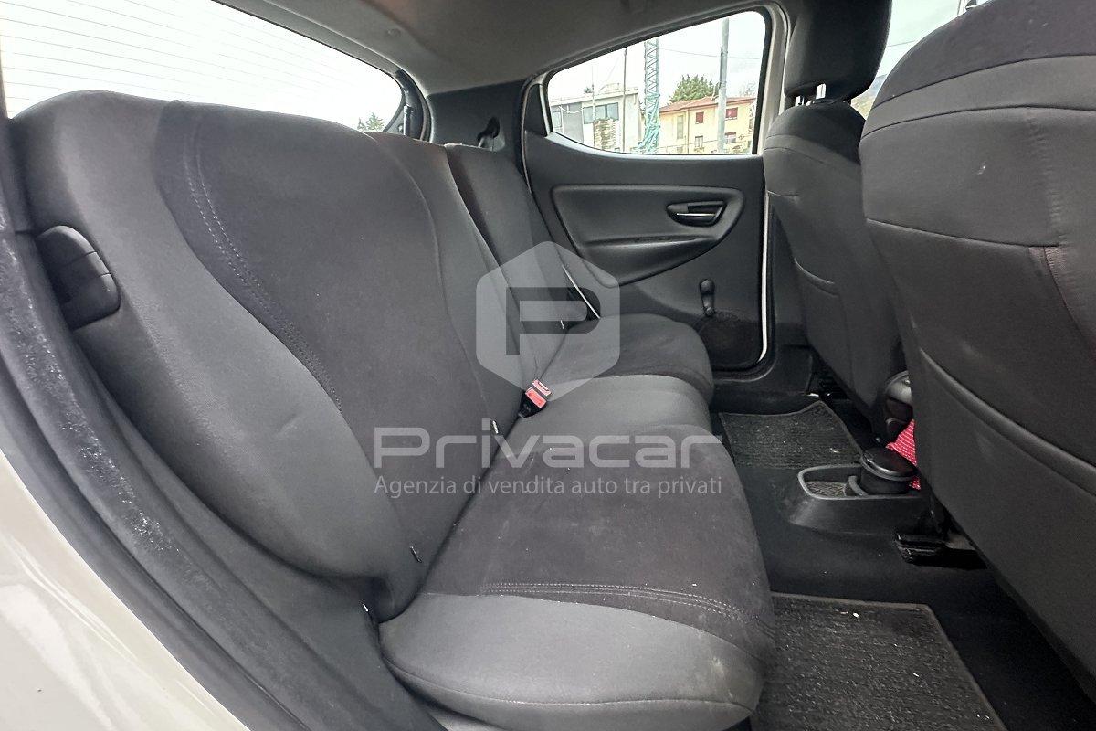 LANCIA Ypsilon 0.9 TwinAir 85 CV 5 porte Metano Ecochic Silver