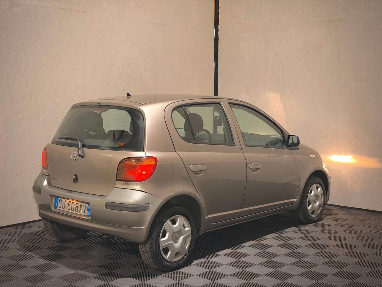 Toyota Yaris 1.0i 5 PORTE - UNICOPROPRIETARIO
