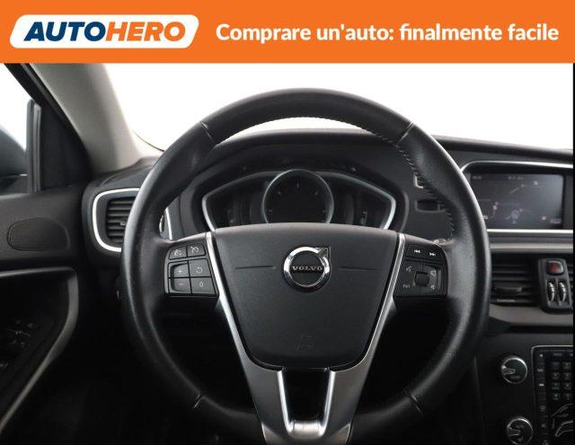 VOLVO V40 D3 Momentum