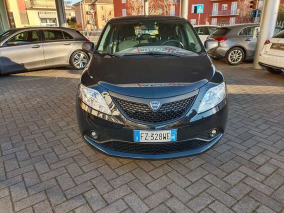 Lancia Ypsilon Black & Noir