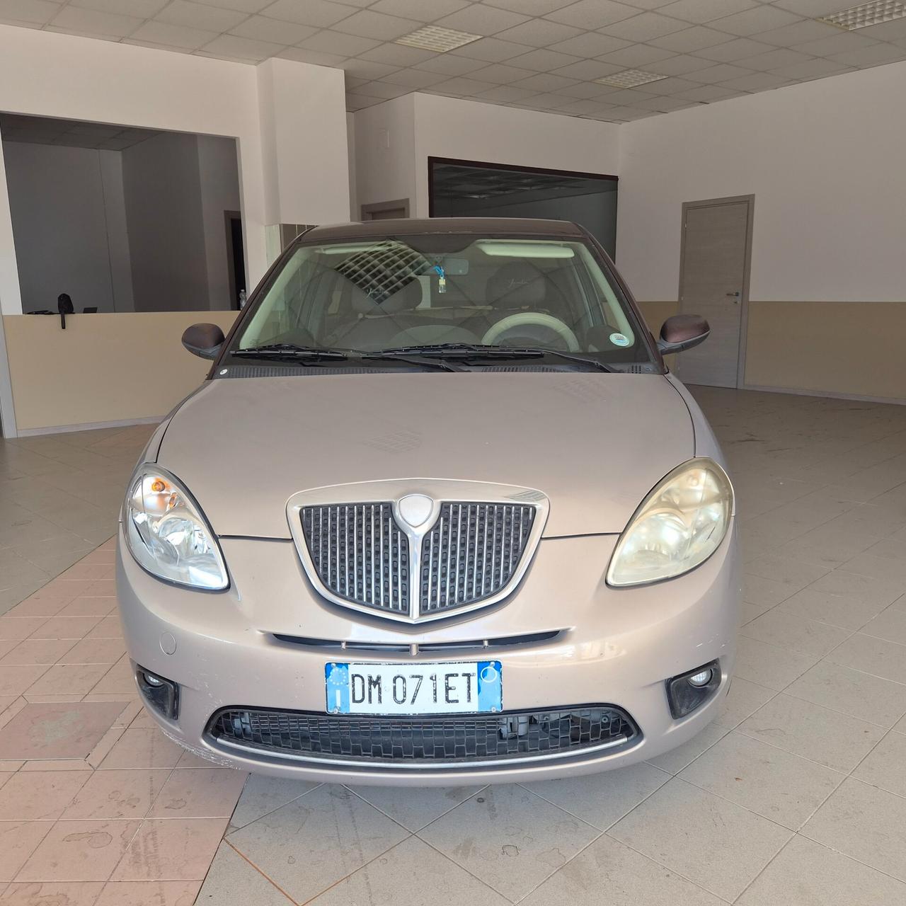 Lancia Ypsilon 1.3 MJT 75 CV Platino