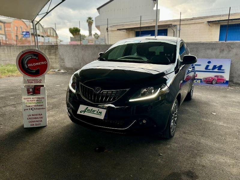 Lancia Ypsilon 1.0 FireFly 5 porte S&S Hybrid Gold Plus