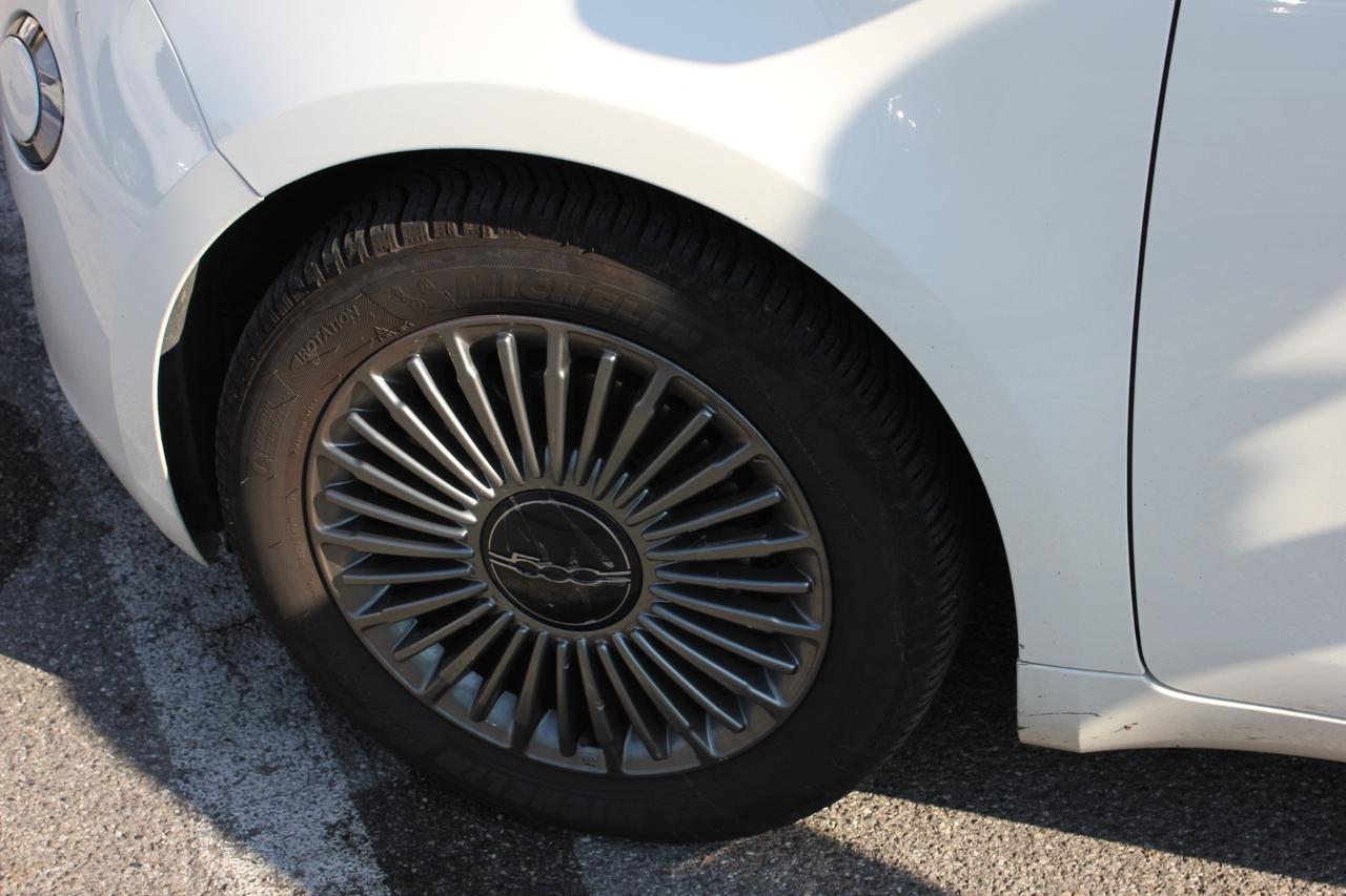 Fiat 500 500e Berlina 42 kWh Icon