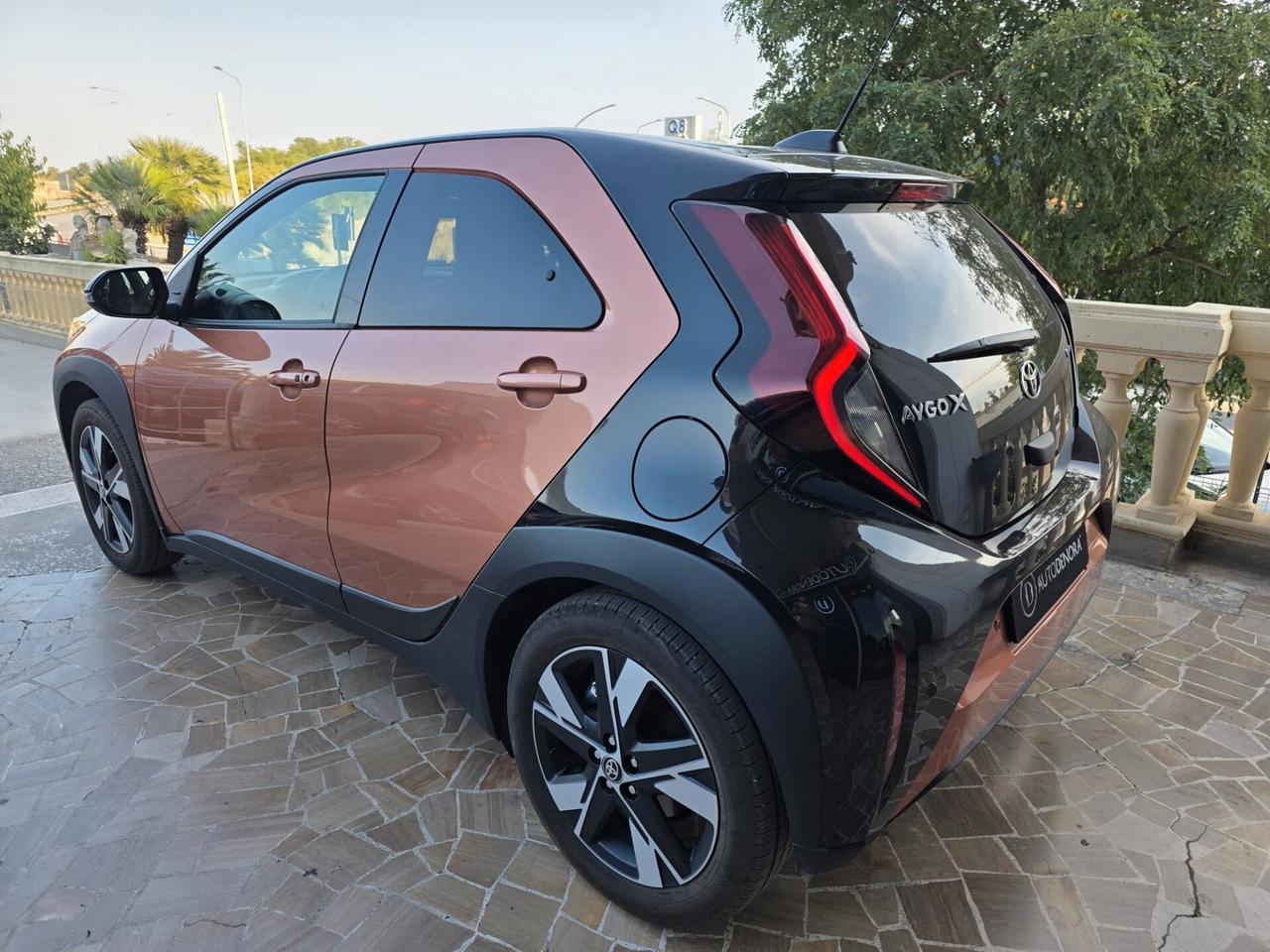 Toyota Aygo X 1.5 Hybrid 115 CV 5 porte Icon# KM ZERO#NO VINCOLO FINANZIAMENTO#LED#EV MODE#CLIMA#CARPLAY#VIRTUAL#CAM