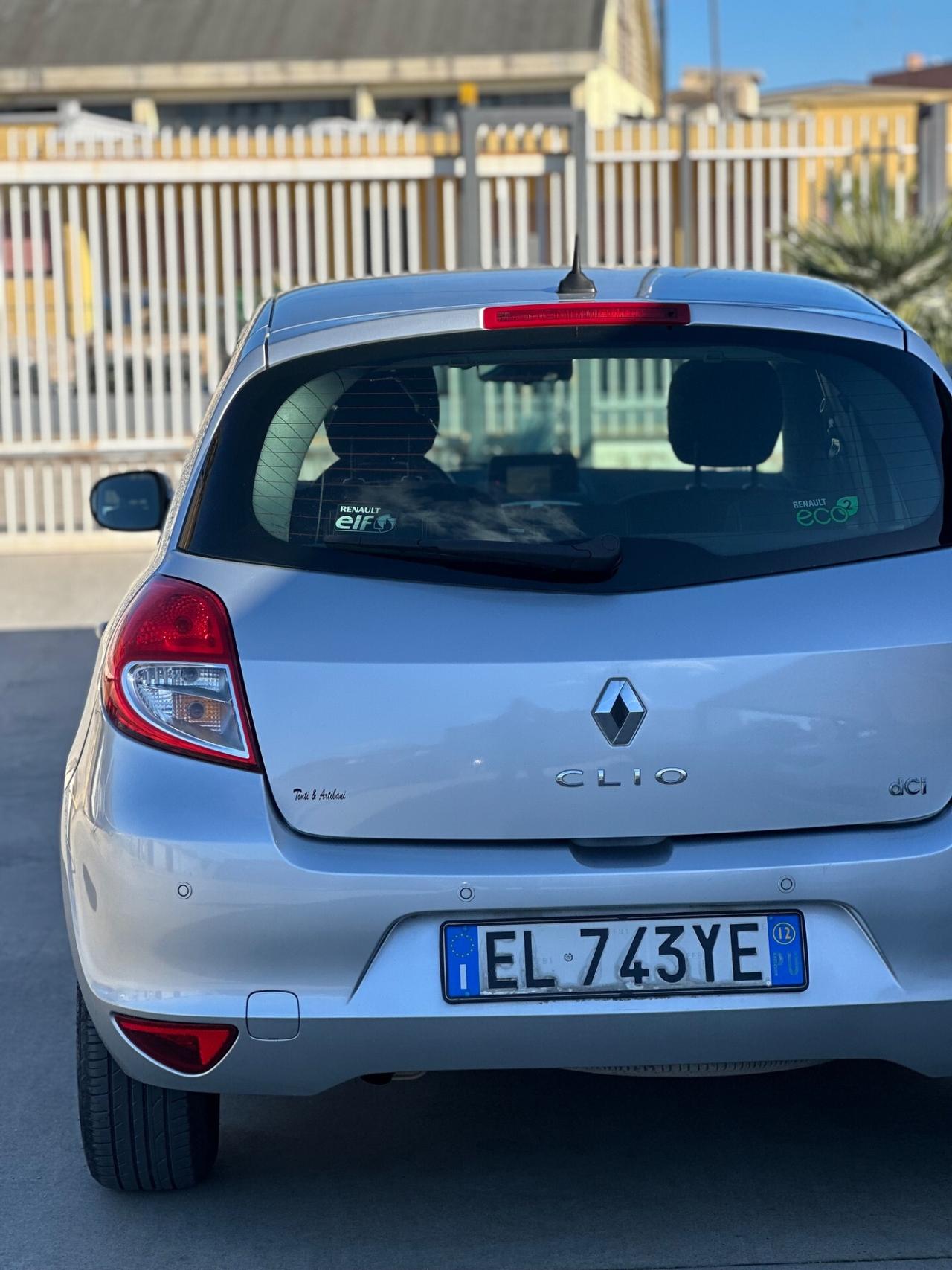 Renault CLIO 1.5 DIESEL 2012 - TOM TOM