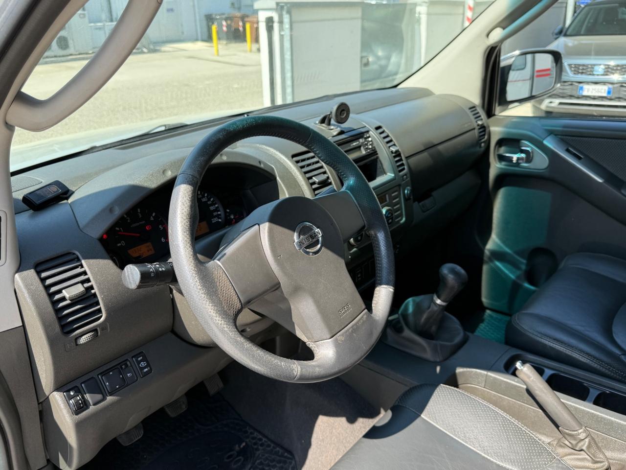 Nissan Navara 2.5 dCi 4 porte Double Cab LE