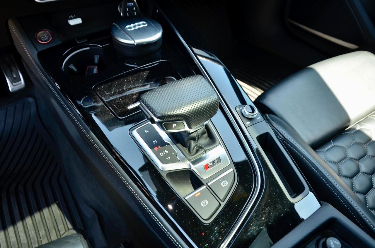 AUDI RS4 AVANT 2.9 TFSI QUATTRO 450cv TIPTRONIC, GARANZIA AUDI 9/27, CARBOCERAMICA, TETTO, B&O, DYNAMIC PLUS, MATRIX, 20", PERMUTE
