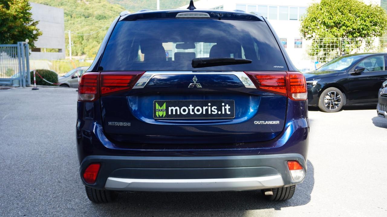Mitsubishi Outlander 2.2 DI-D 4WD Intense