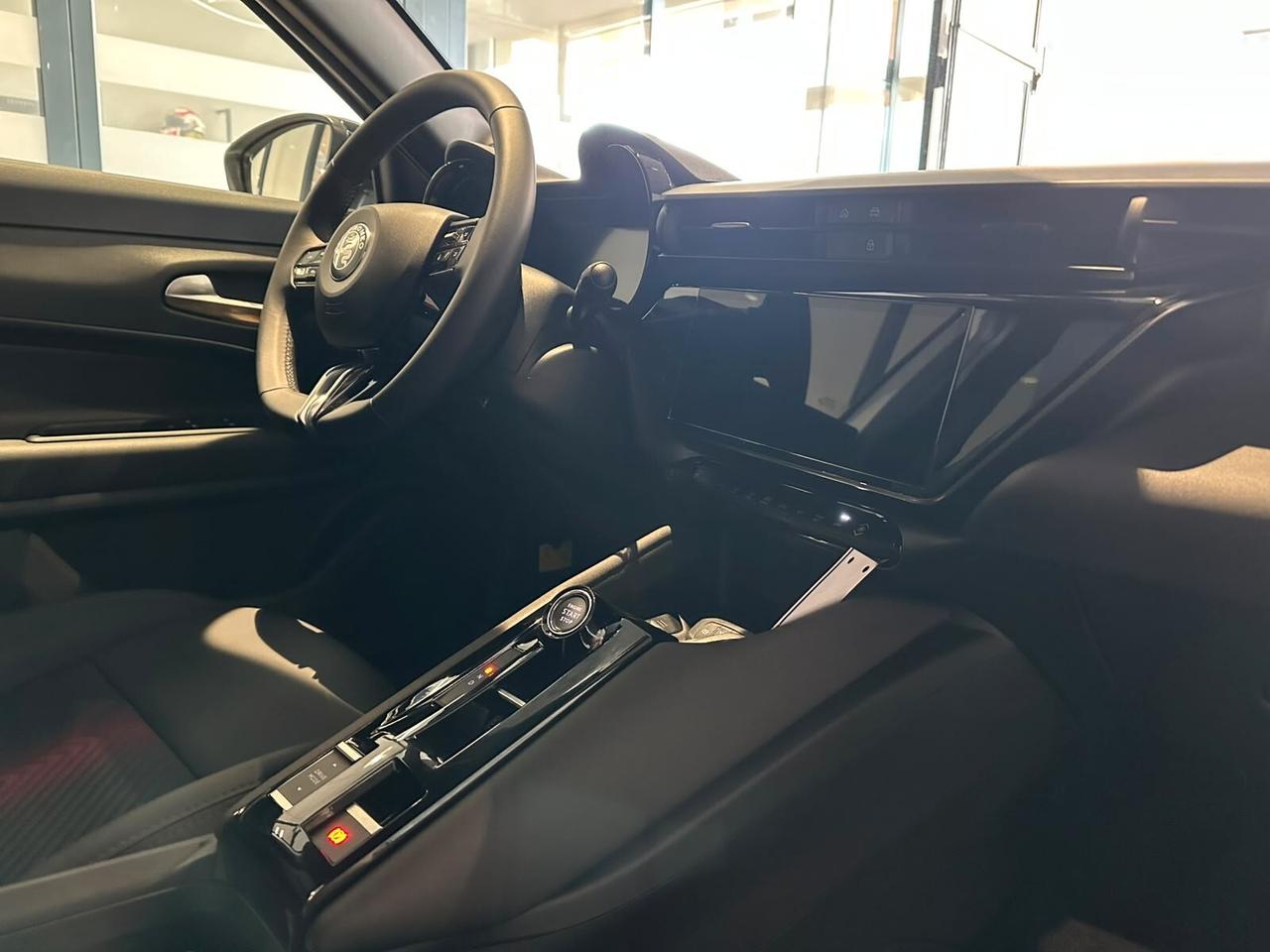 Alfa Romeo Junior 1.2 145 CV Hybrid eDCT6 Ti
