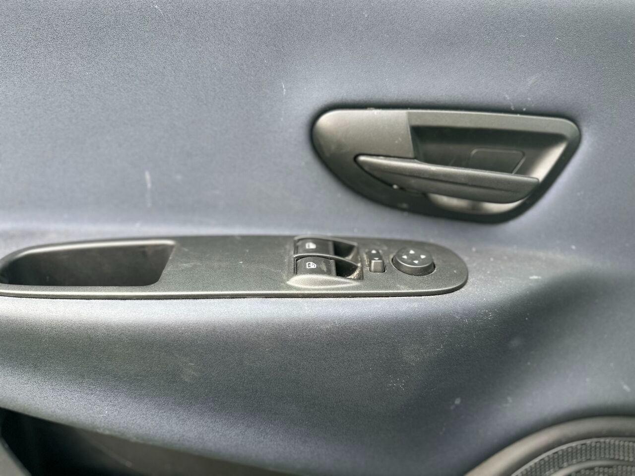 LANCIA Ypsilon III 2021 - Ypsilon 1.0 firefly hybrid Silver Plus s&s 70cv
