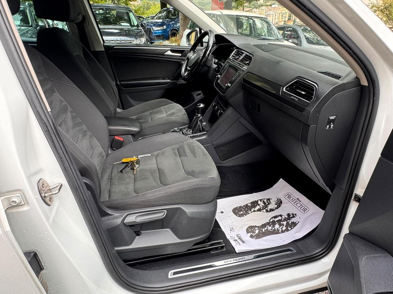 Volkswagen Tiguan 2.0 TDI SCR 4MOTION Business BlueMotion Technology GARANZIA 1 ANNO