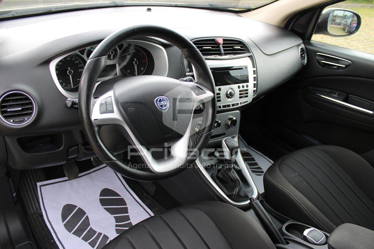 LANCIA Delta 1.6 MJT DPF 105 CV Silver