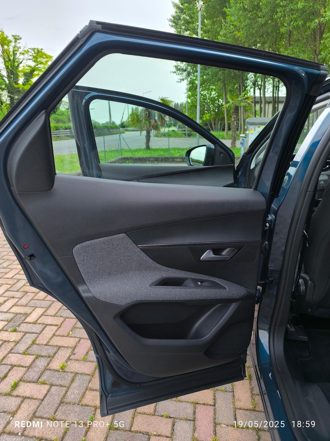 Peugeot 3008 BlueHDi 130 S&S EAT8 Active Business