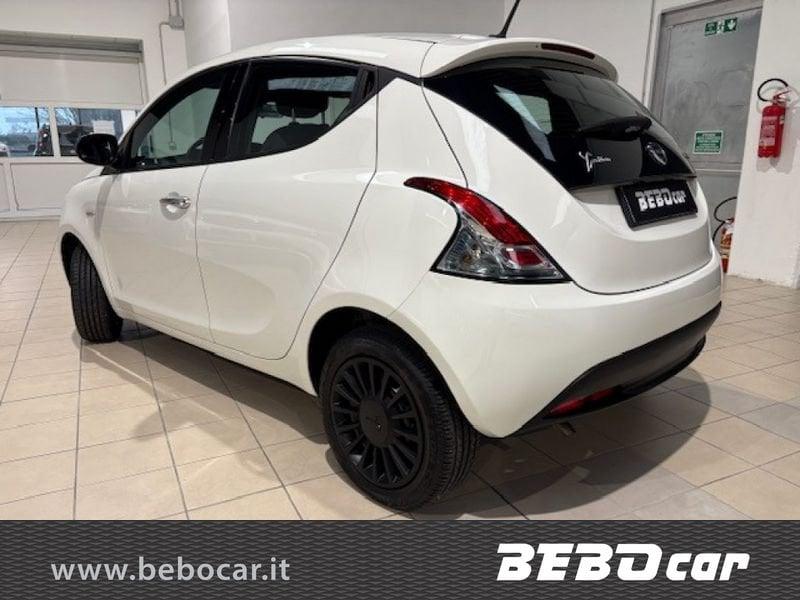 Lancia Ypsilon 1.0 FireFly 5 porte S&S Hybrid Silver
