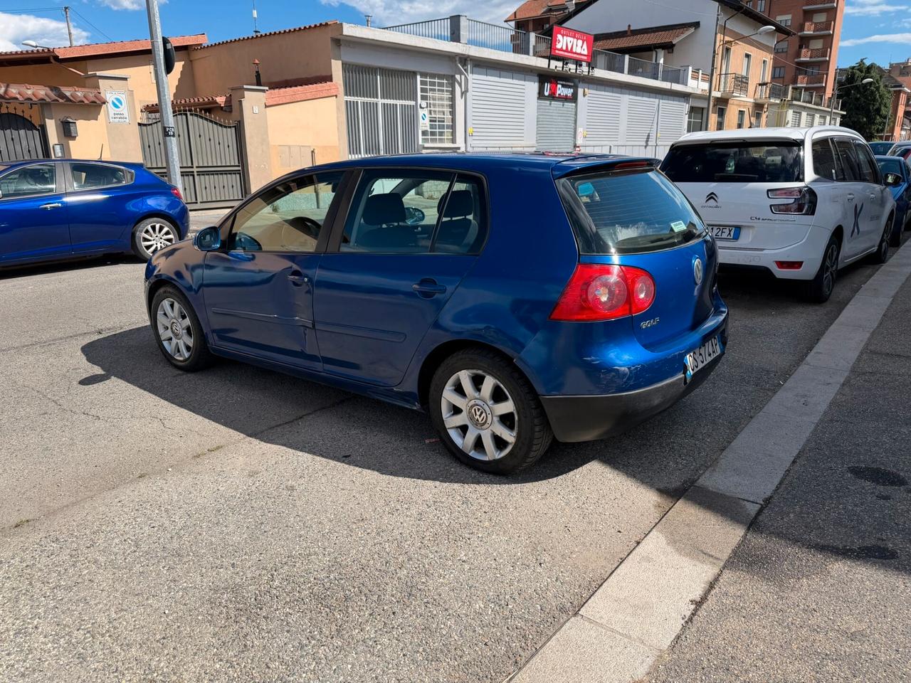 Volkswagen Golf 1.6 16V FSI 5p. Sportline