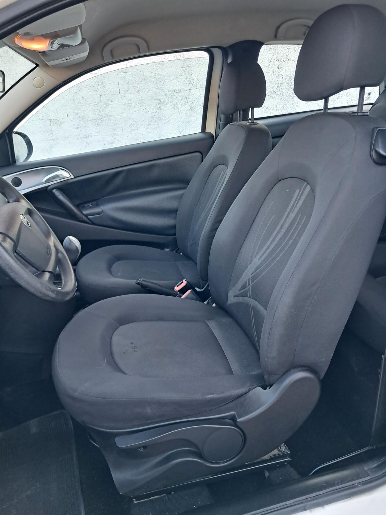 Lancia Ypsilon 1.3 MJT 75 CV