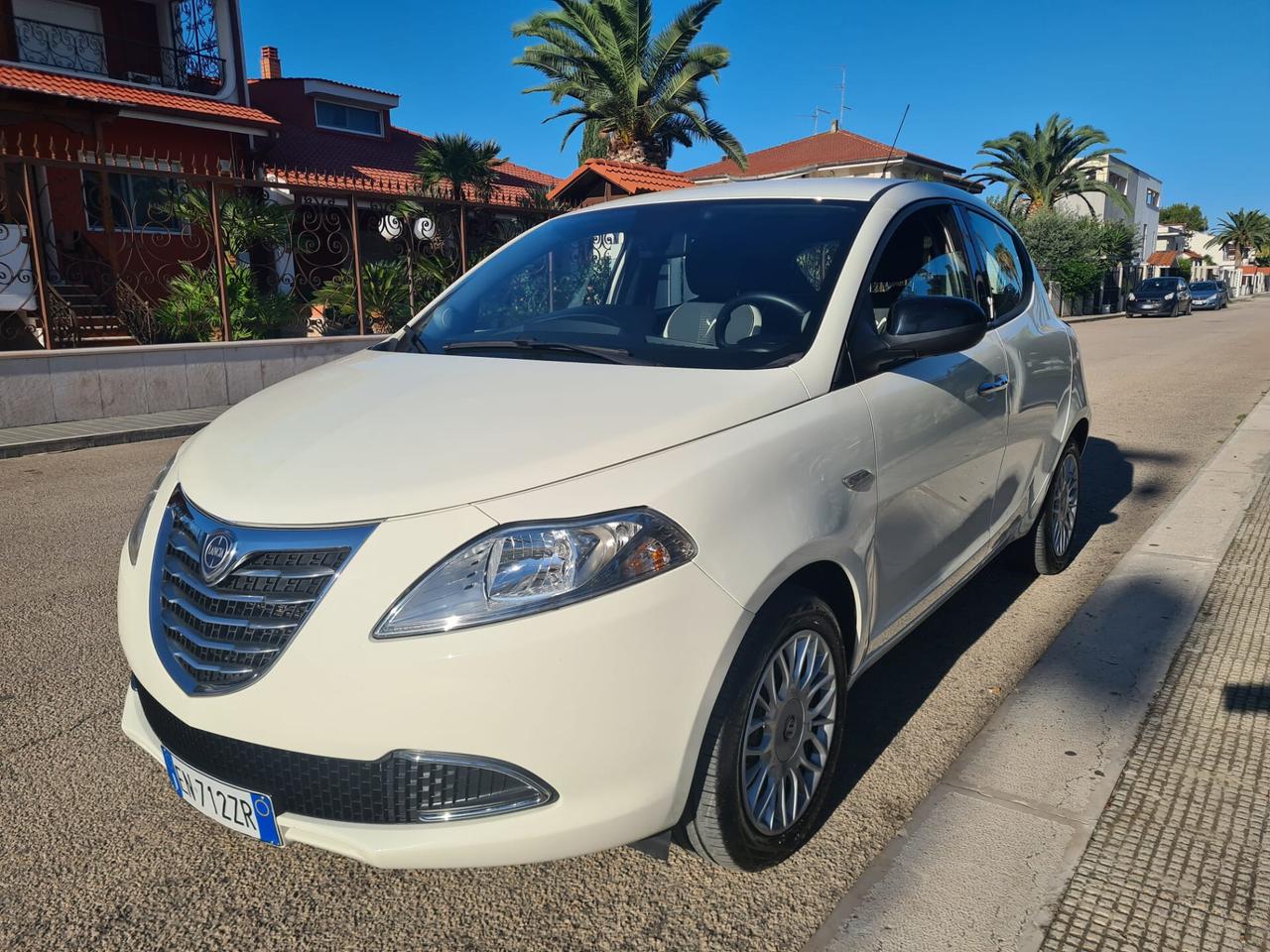 Lancia Ypsilon 1.3 MJT 16V 95 CV 5 porte S&S Gold" Bella"