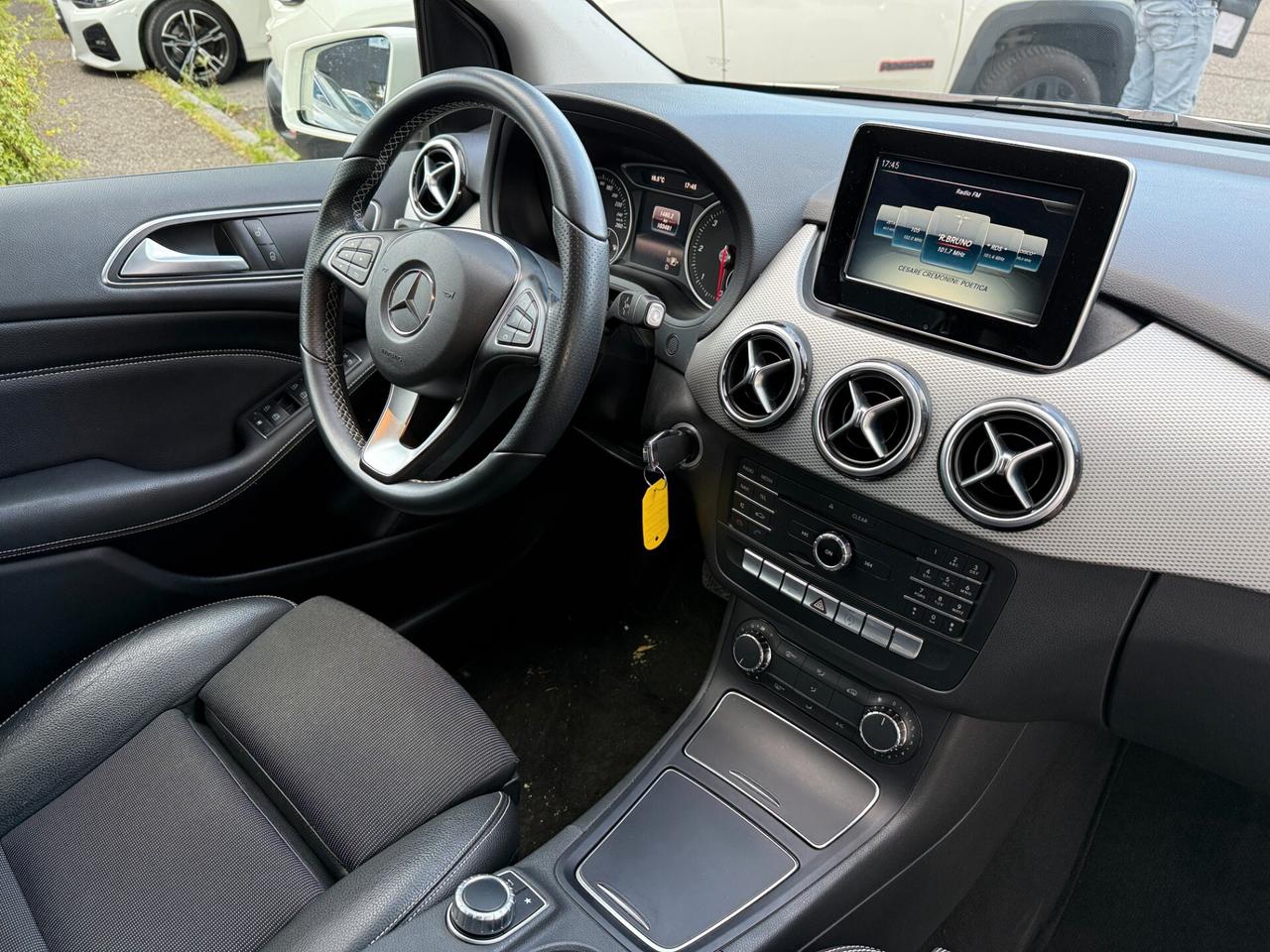Mercedes-benz B 180 B 180 d Automatic Premium