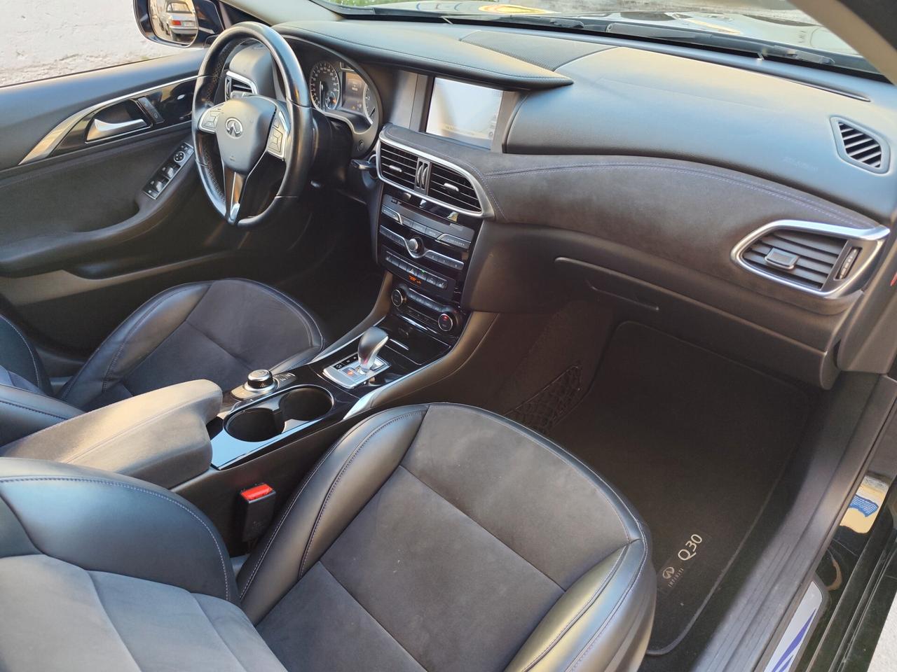 Infiniti Q30 1.5 diesel DCT Business Executive