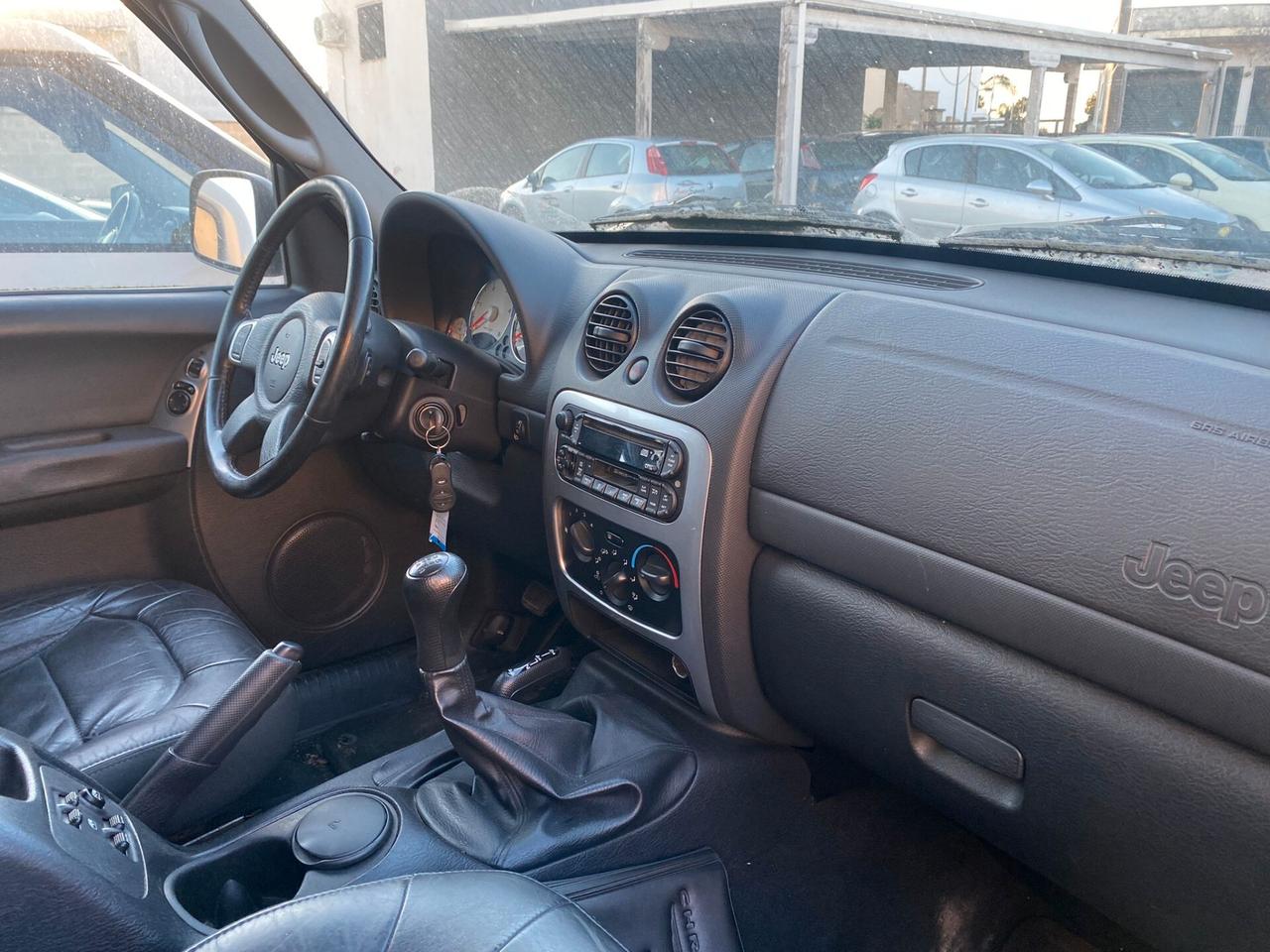 Jeep Cherokee 2.5 CRD Sport