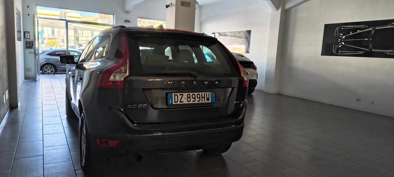 Volvo XC 60 XC60 D5 AWD Momentum