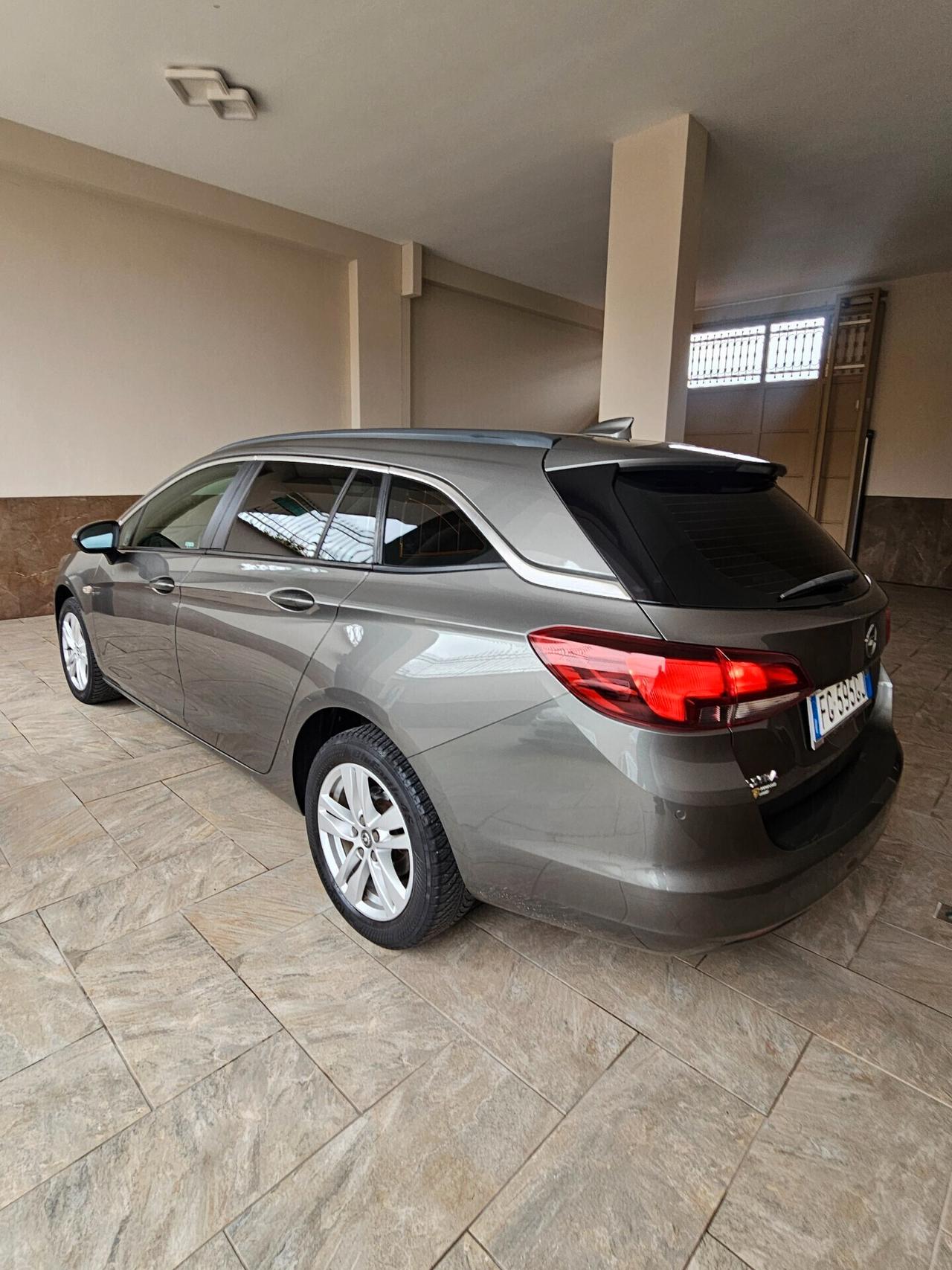 Opel Astra 1.6 CDTI EcoFLEX S&S Sports