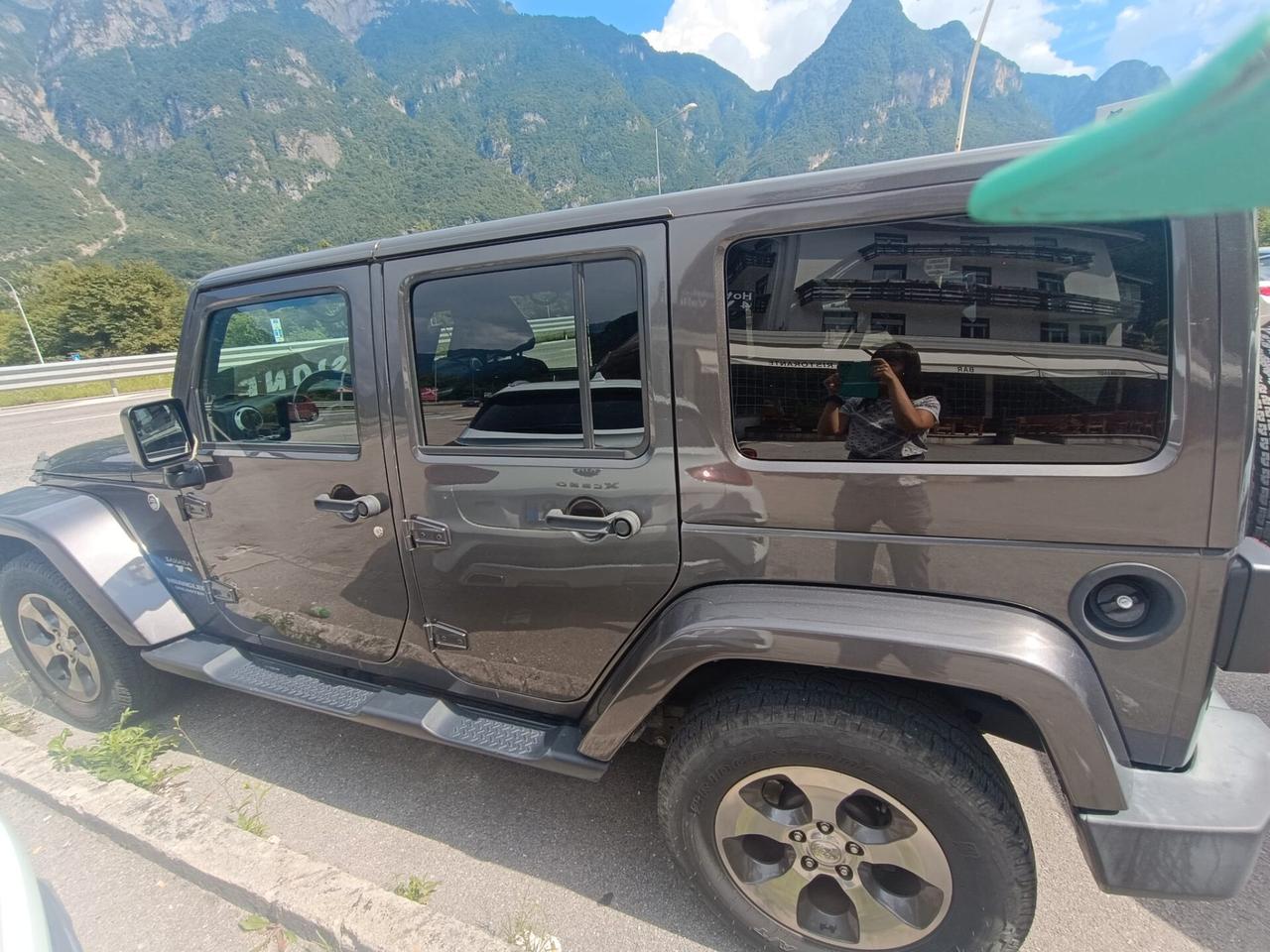 Jeep Wrangler Unlimited 2.8 CRD DPF Sahara Auto
