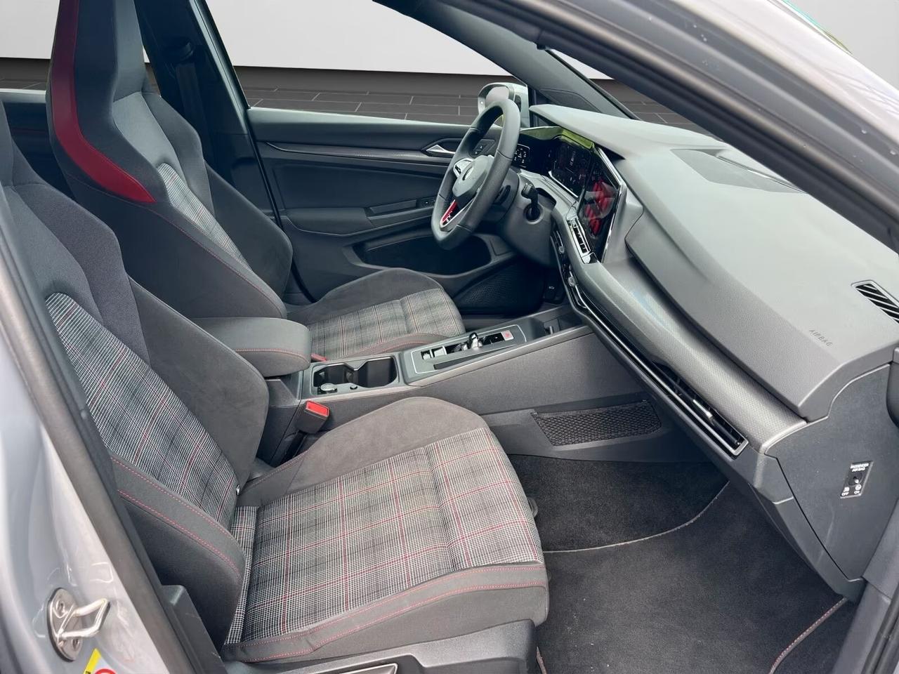 Volkswagen Golf 8 GTI 2.0 TSI GTI DSG