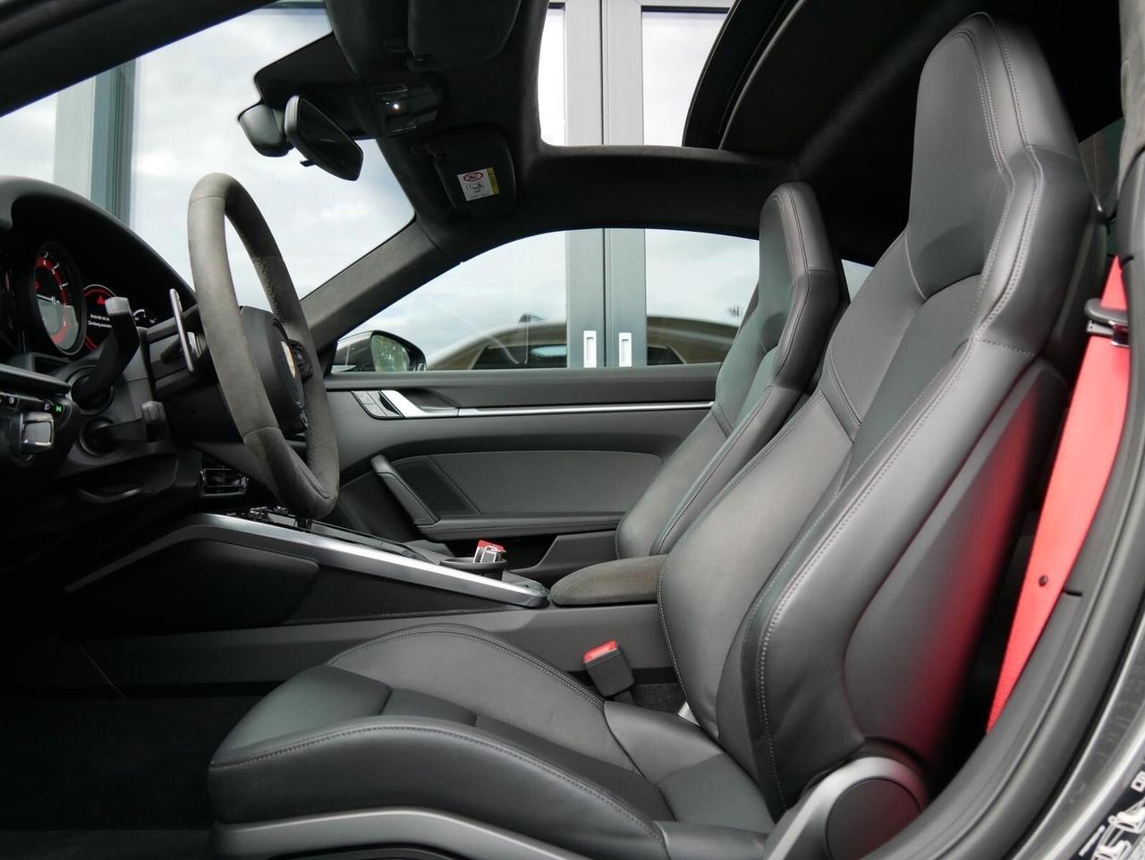 Porsche 911 Carrera