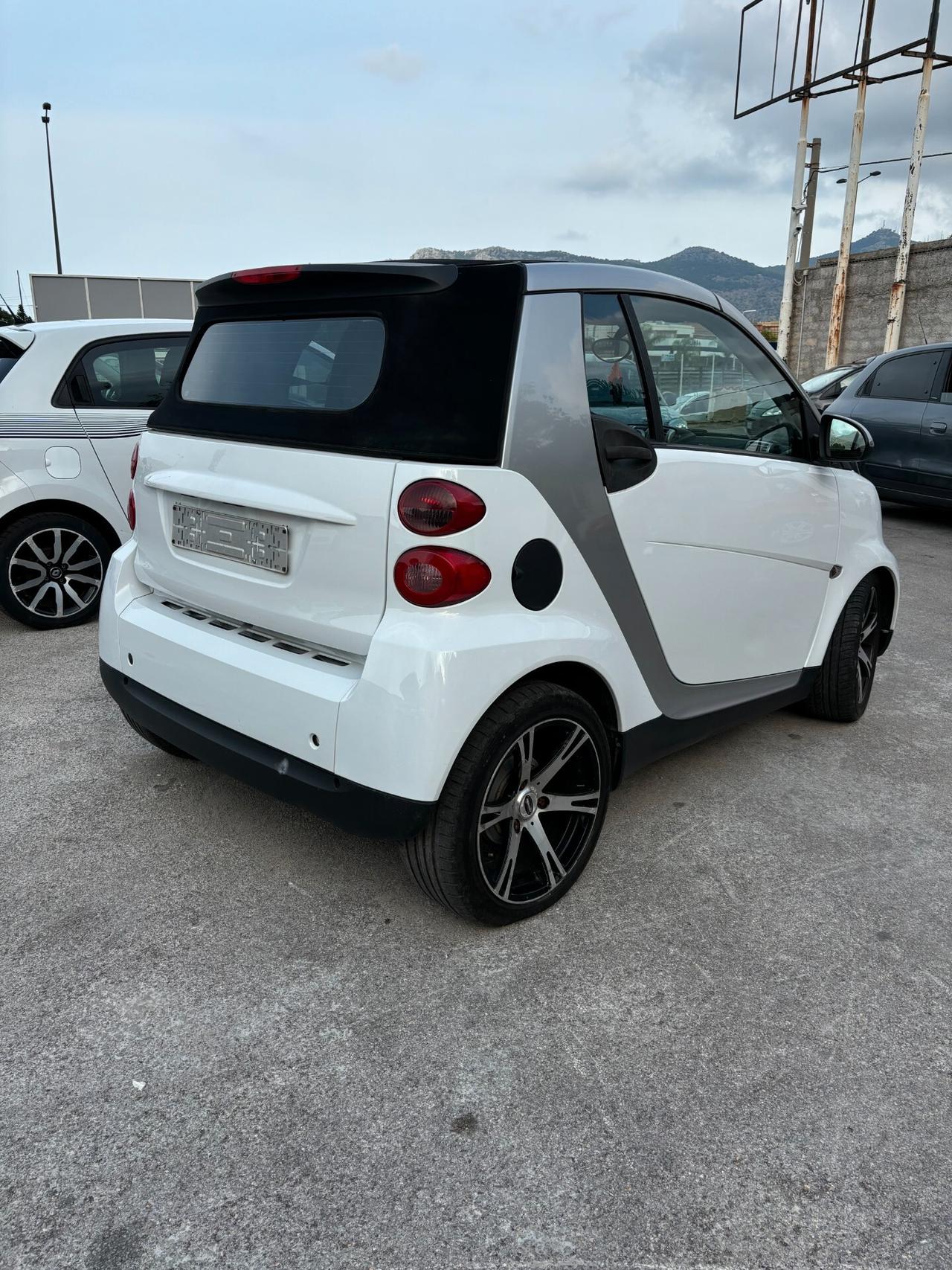 Smart ForTwo 1000 52 kW cabrio pure anno 2007 km 110.000