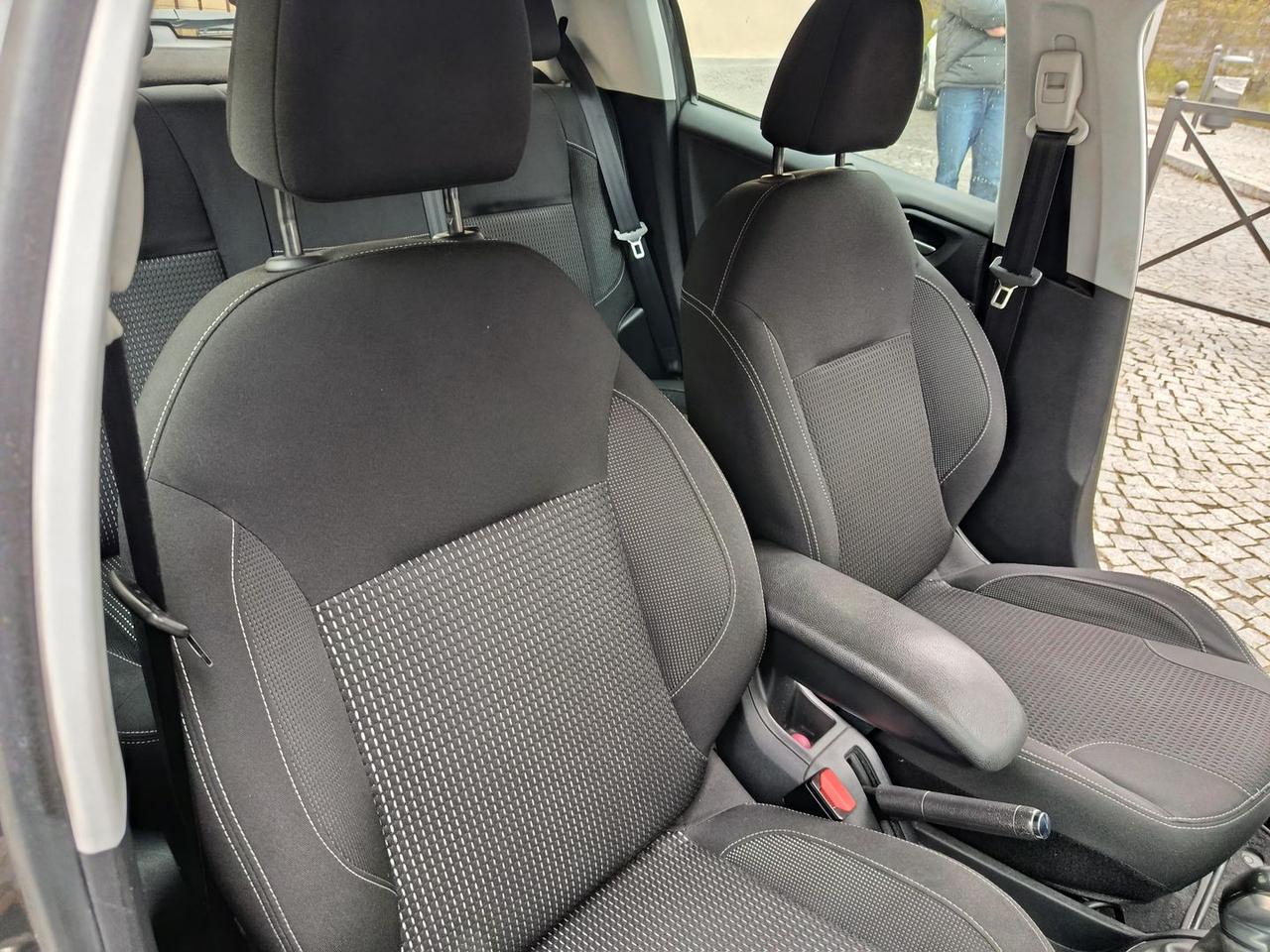 Peugeot 208 Allure 1.2 PureTech 82 #8383