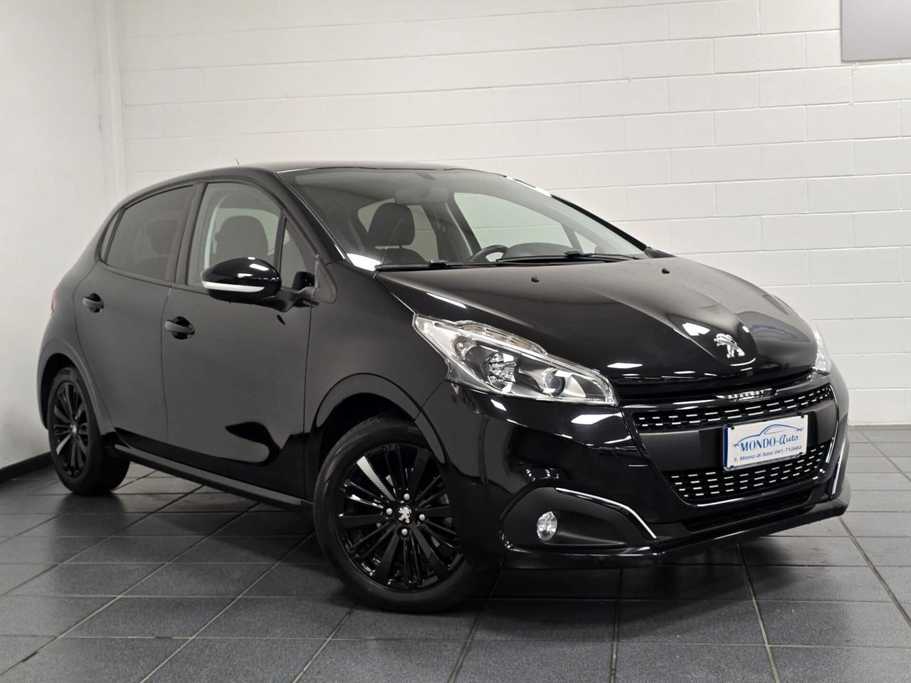 Peugeot 208 PureTech 82 5 porte Allure OK NEOPATENTATI