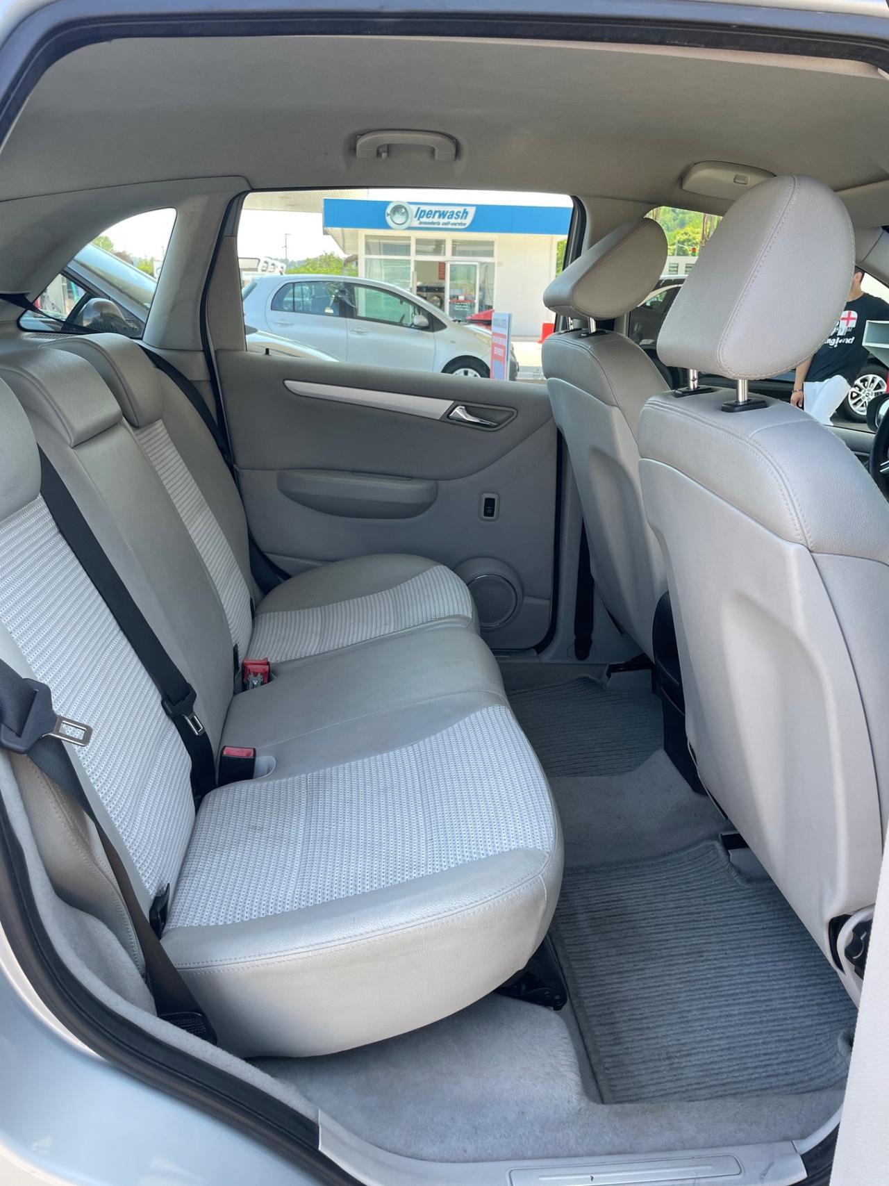 MERCEDES CLASSE B NEOPATENTATI 2.0 DISEL SPORT CAMBIO AUTOMATICO.
