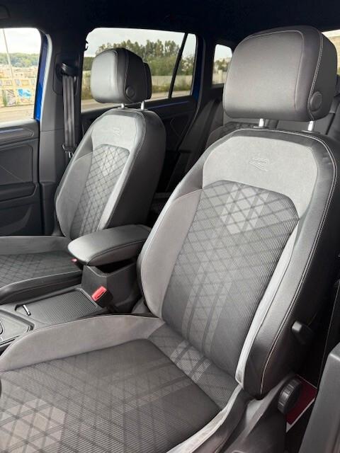 Volkswagen Tiguan 2.0 TDI 150 CV SCR DSG R-Line