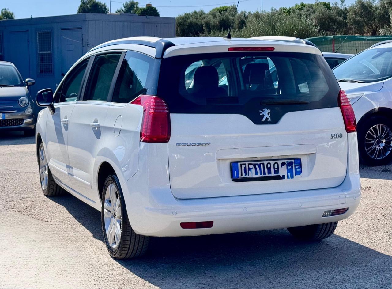 Peugeot 5008 1.6 HDi 115CV Allure