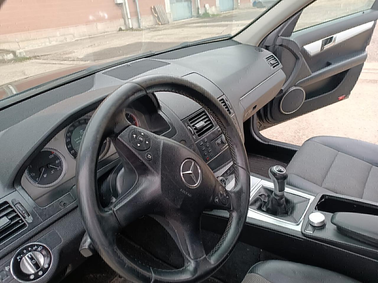 Mercedes-Benz(( C 220 SW ))2009--2.1 Diesel